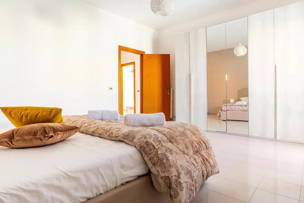 "Le Camere Di Beppe", Ampio E Luminoso Appartamento A Lecce Extérieur photo